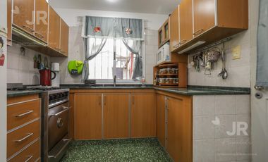 Casa 4 ambientes con parque en venta en Villa Adelina