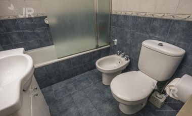 Casa 4 ambientes con parque en venta en Villa Adelina