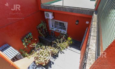 Casa 4 ambientes con parque en venta en Villa Adelina