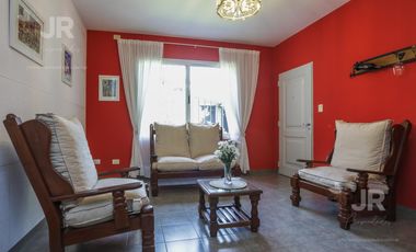 Casa 4 ambientes con parque en venta en Villa Adelina