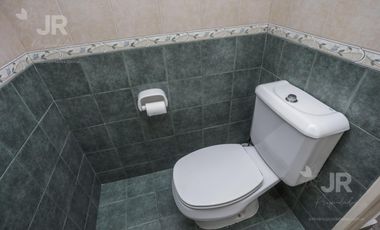 Casa 4 ambientes con parque en venta en Villa Adelina