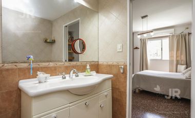 Casa 4 ambientes con parque en venta en Villa Adelina