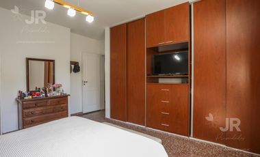 Casa 4 ambientes con parque en venta en Villa Adelina