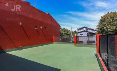 Casa 4 ambientes con parque en venta en Villa Adelina