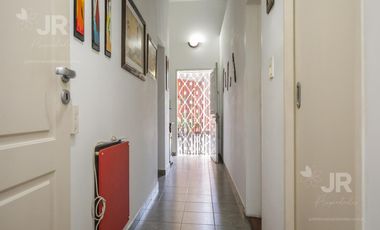 Casa 4 ambientes con parque en venta en Villa Adelina