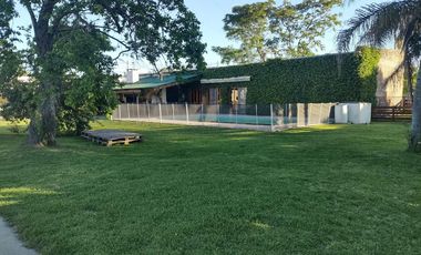 Casa en venta en Villa Lia en esquina