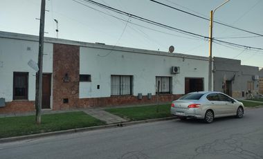 Casa en venta en Villa Lia en esquina