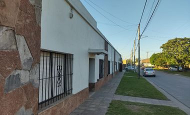 Casa en venta en Villa Lia en esquina