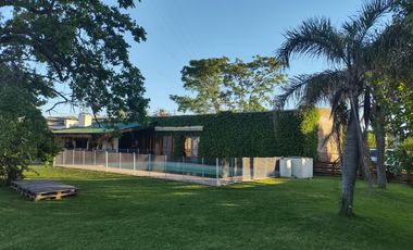 Casa en venta en Villa Lia en esquina