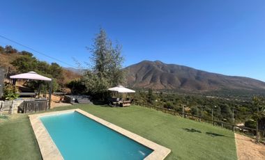 CASA EN ARRIENDO CONDOMINIO ALTOS DE OLMUE