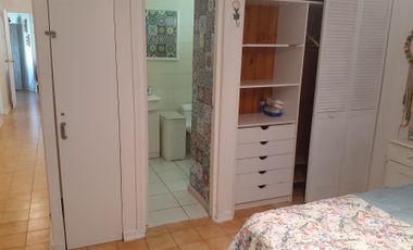 CASA  CON 37 METROS ORILLA LAGO