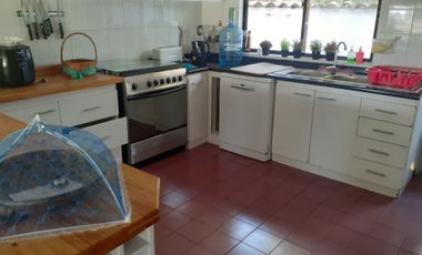 CASA  CON 37 METROS ORILLA LAGO