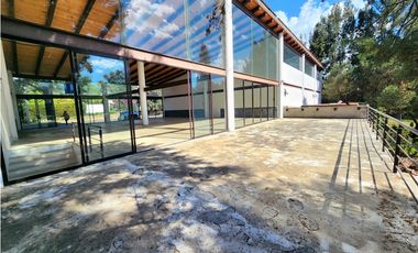 Local en renta en el centro de Avándaro Valle de Bravo