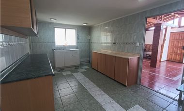 Arriendo Acogedora Casa en Troncos Viejos, Villa Alemana.