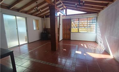 Arriendo Acogedora Casa en Troncos Viejos, Villa Alemana.