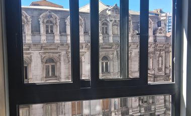 Vende depto 3D2B luminoso en pleno centro de Valparaiso