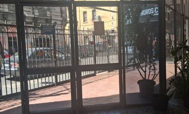 Vende depto 3D2B luminoso en pleno centro de Valparaiso