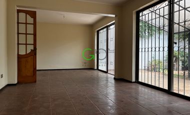 VENTA CASA PIRINEOS II EN AV ESPAÑA DE CURICO