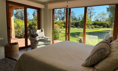 VENTA CASA EN CONDOMINIO DE ZAPALLAR EN CURICÓ