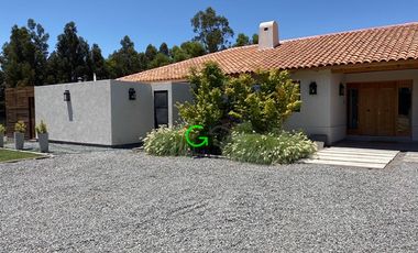 VENTA CASA EN CONDOMINIO DE ZAPALLAR EN CURICO