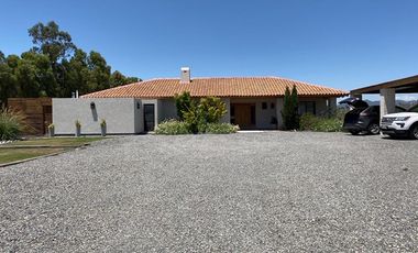 VENTA CASA EN CONDOMINIO DE ZAPALLAR EN CURICO