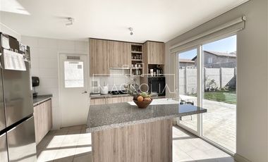 Casa en Arriendo en Ayres de Chicureo