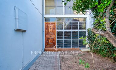 Venta Casa amplia con gran terreno y excelente ubicación en Ñuñoa