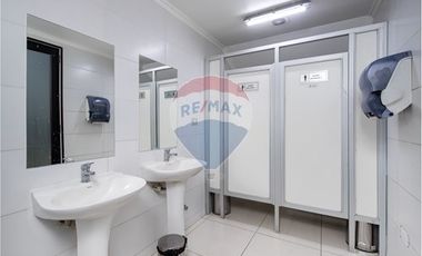 OPORTUNIDAD BODEGA/SALA DE VENTAS/OFICINAS COLINA