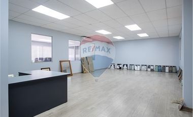 OPORTUNIDAD BODEGA/SALA DE VENTAS/OFICINAS COLINA