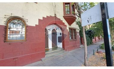 Casa 4 Dormitorios Eleodoro Yáñez. En segundo piso