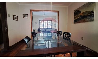 Casa 4 Dormitorios Eleodoro Yáñez. En segundo piso