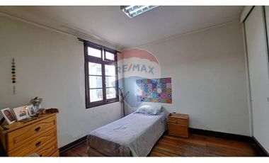 Casa 4 Dormitorios Eleodoro Yáñez. En segundo piso