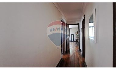 Casa 4 Dormitorios Eleodoro Yáñez. En segundo piso