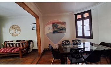 Casa 4 Dormitorios Eleodoro Yáñez. En segundo piso