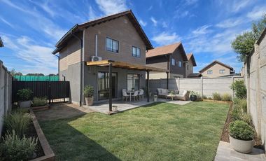 CASA EN VENTA  Hacienda La Esmeralda