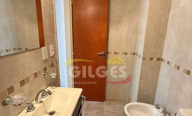 Alquiler de Departamento 2 Ambientes  en Haedo al Frente con Balcón Muy buen estado