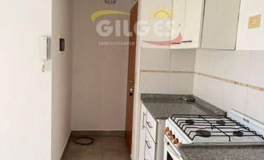 Alquiler de Departamento 2 Ambientes  en Haedo al Frente con Balcón Muy buen estado