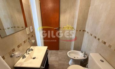 Alquiler de Departamento 2 Ambientes  en Haedo al Frente con Balcón Muy buen estado