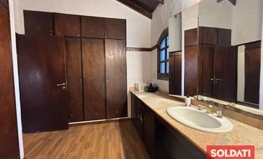Casa a  la venta - Los Nogales.