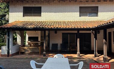 Casa a  la venta - Los Nogales.