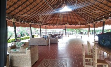 Hacienda Ganadera en La Mesa