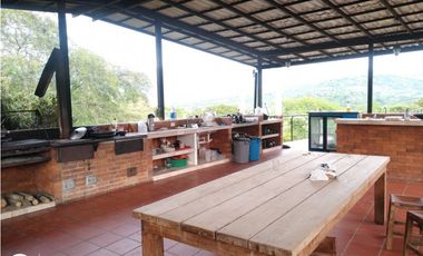 Hacienda Ganadera en La Mesa