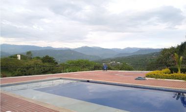 Hacienda Ganadera en La Mesa