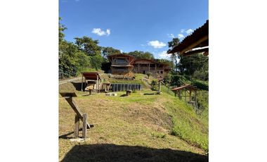 FINCA PEQUEÑA ALTAMENTE PRODUCTIVA CON CULTIVOS, TURISMO  EN FILANDIA