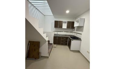 VENTA DE CASA  TRES NIVELES EN CONDOMINIO VILLA DEL SOL JAMUND VALLE