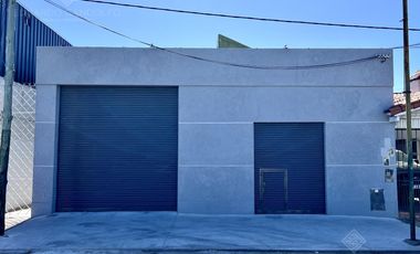 Excelente depósito de losa con local u oficina sobre la Avda reciclado a nuevo!!!