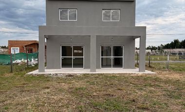 CASA 4 AMBIENTES EN VENTA, BARRIO SEMI CERRADO CARDALES CHICO, LOS CARDALES