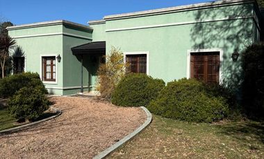 CASA 4 AMBIENTES EN VENTA, BARRIO LAS LOMADAS, LOS CARDALES