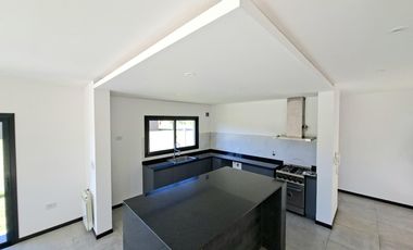 Casa de tres dormitorios en Gorina