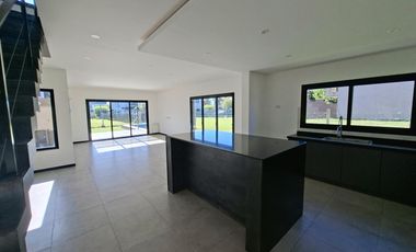 Casa de tres dormitorios en Gorina